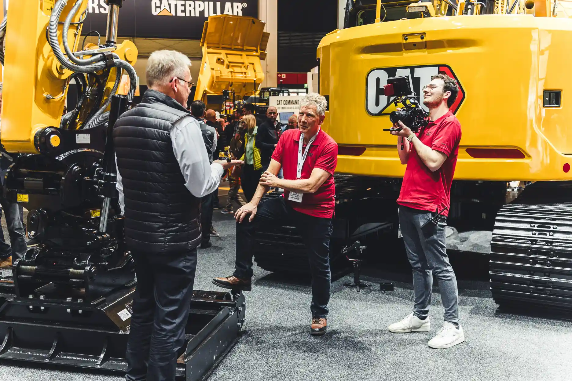 Caterpillar-Stand auf der Bauma 2025, Original-Baumaschine in der CAT-Halle München