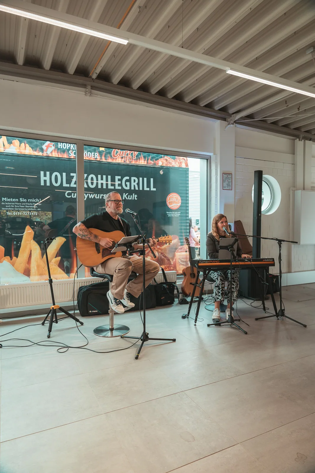 Live-Musik im Showroom während der Sondershow