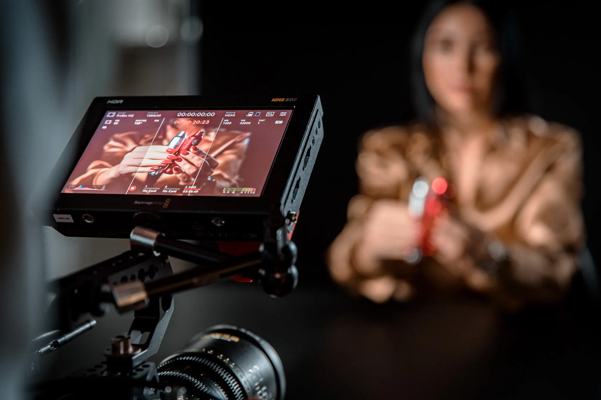 Detailaufnahme während des Drehtags · Wide-Macro-Setup
