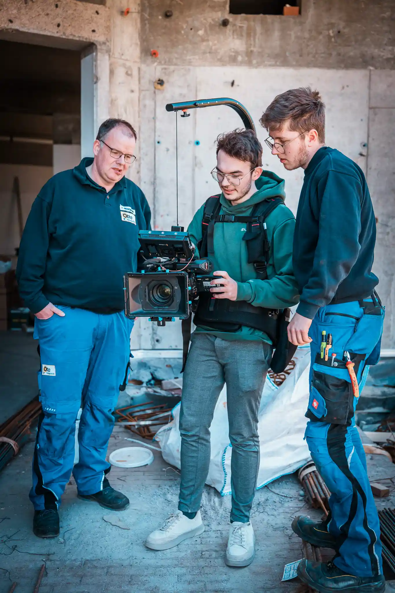 Otte Haustechnik · Elektriker:in bei der Arbeit