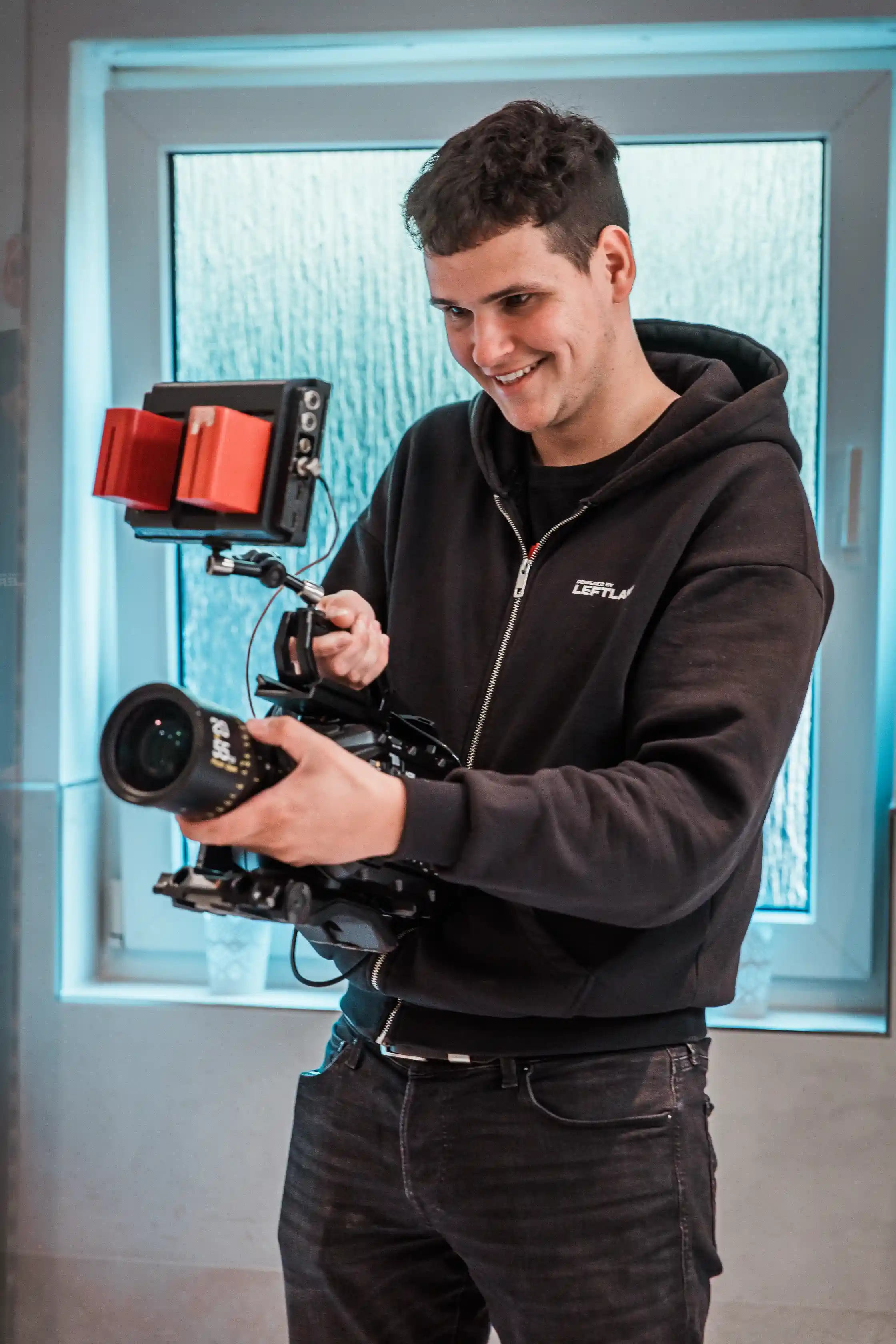 Behind the Scenes · CreativCube-Kameramann beim Set-Test