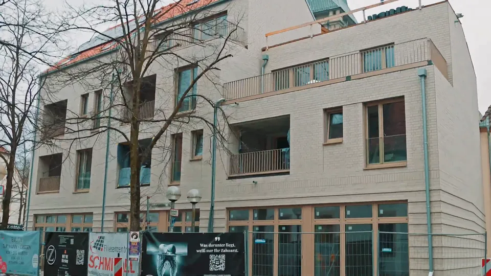 Neubau des Zahnmedizinischen Zentrums Osnabrück hinter dem Bauzaun