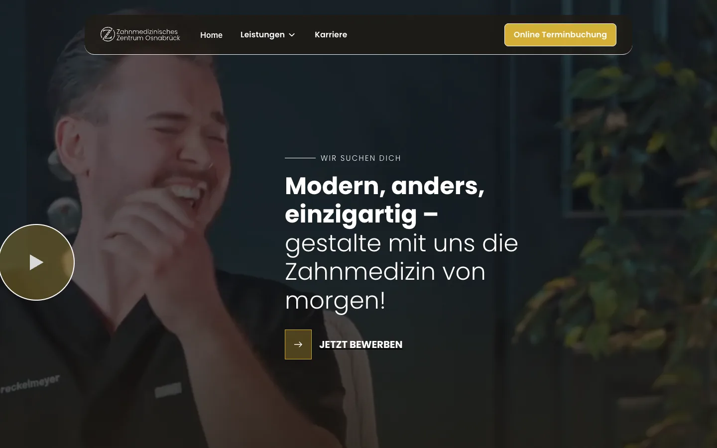 Karriereseite von zzos.de mit Recruiting-Video und dem Knopf zum Bewerben